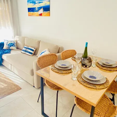 Golden Port Apartment *